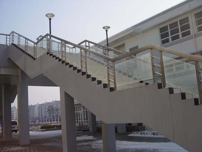 上海钢结构楼梯厂家
